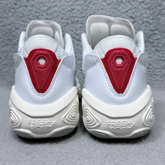 New Balance Fresh Foam BB V2 Mens Size 9.5 Basketball Shoes White Silver